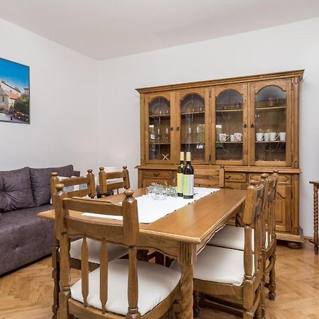2 Bedroom Awesome Apartment In Pag Pag Town Exterior photo