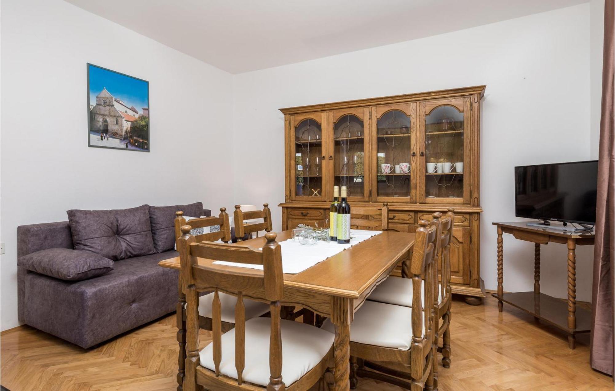 2 Bedroom Awesome Apartment In Pag Pag Town Exterior photo