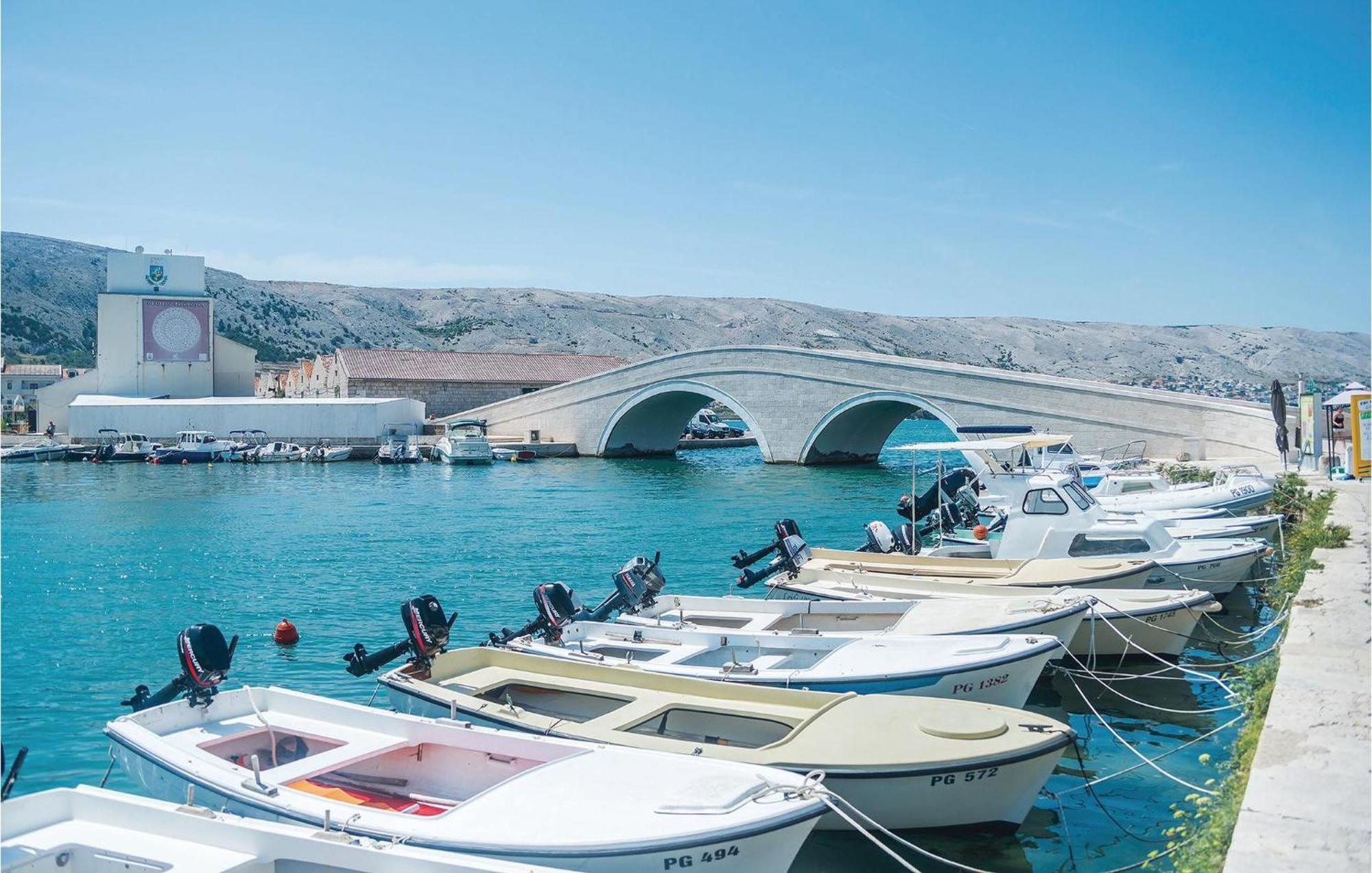 2 Bedroom Awesome Apartment In Pag Pag Town Exterior photo